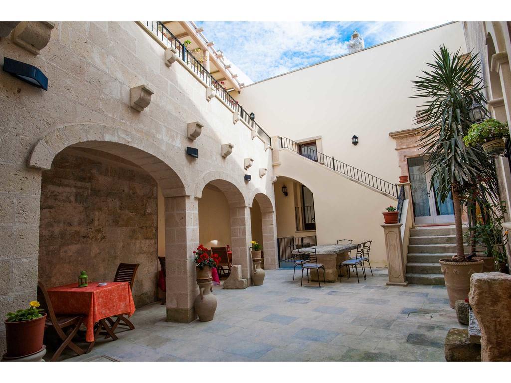 Palazzo Mellacqua Castiglione d'Otranto Exterior photo